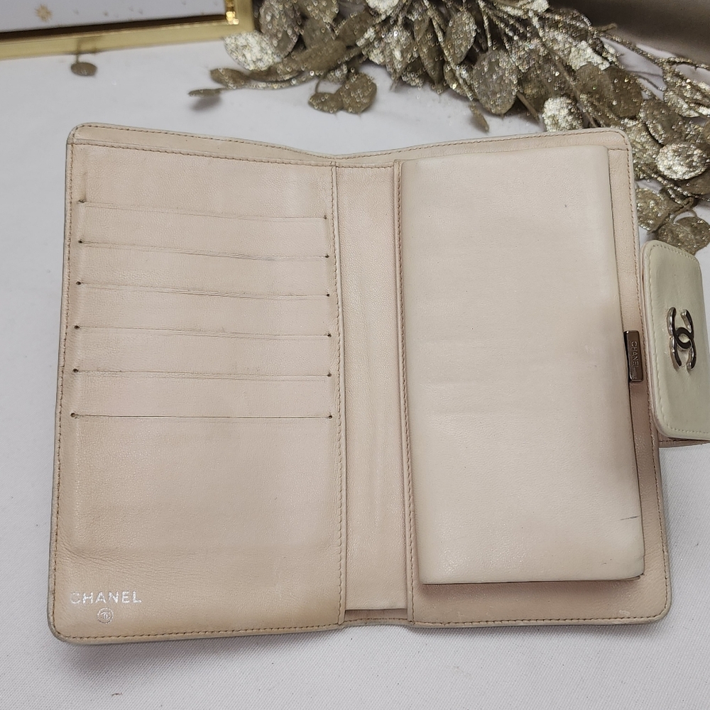 Authentic Chanel Icon Line Leather Wallet In Cream - Picture 8 of 17